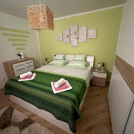 Ljubica - Quiet Location, Free Parking, Terrace, 7 Min From Rovenska